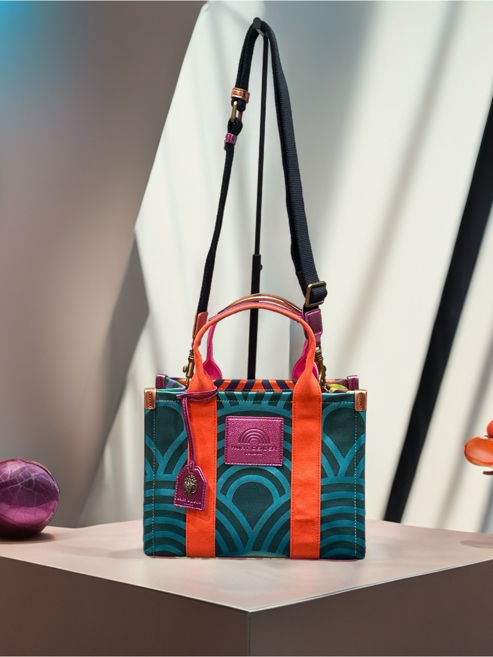 Kurt Geiger Small Southbank Tote ๐ - Picture 2 of 13